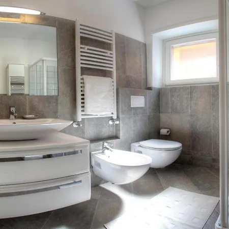 Hotel apartamentowy Girasole Casa Gialla