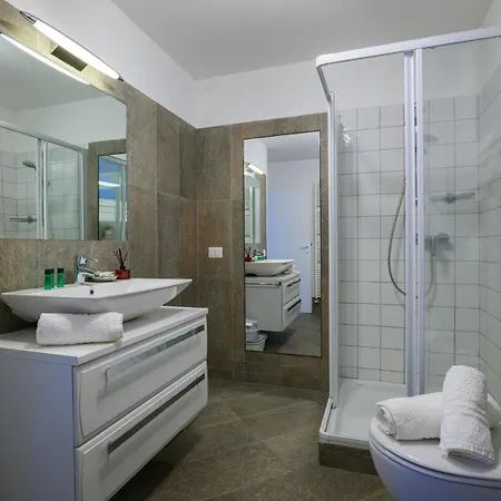 Girasole Casa Gialla Hotel apartamentowy 4*