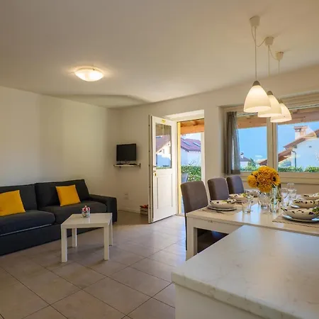 Girasole Casa Gialla شقة فندقية كوليكو