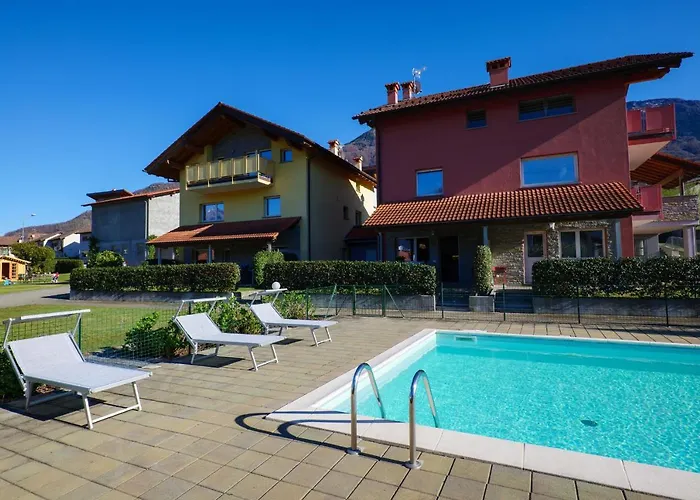Girasole Casa Gialla Hotel apartamentowy 4*