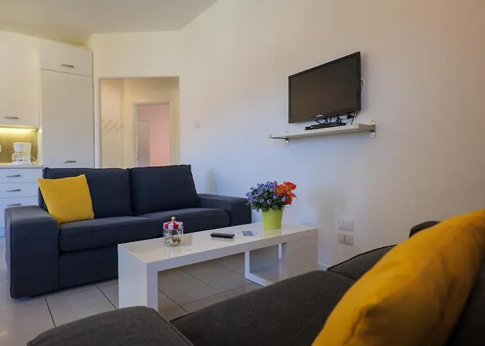 Girasole Casa Gialla Hotel apartamentowy