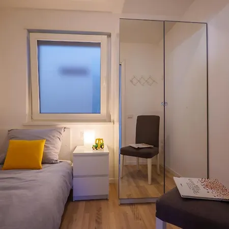 Aparthotel Girasole Casa Gialla Colico